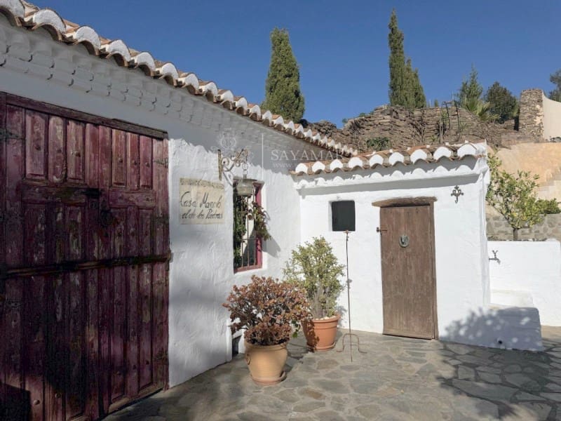 3 soveværelse Villa til salg i Sayalonga - € 1.250.000 (Ref: 8665787)