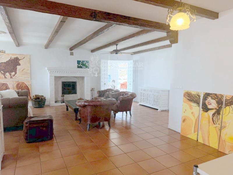 3 soveværelse Villa til salg i Sayalonga - € 1.250.000 (Ref: 8665787)