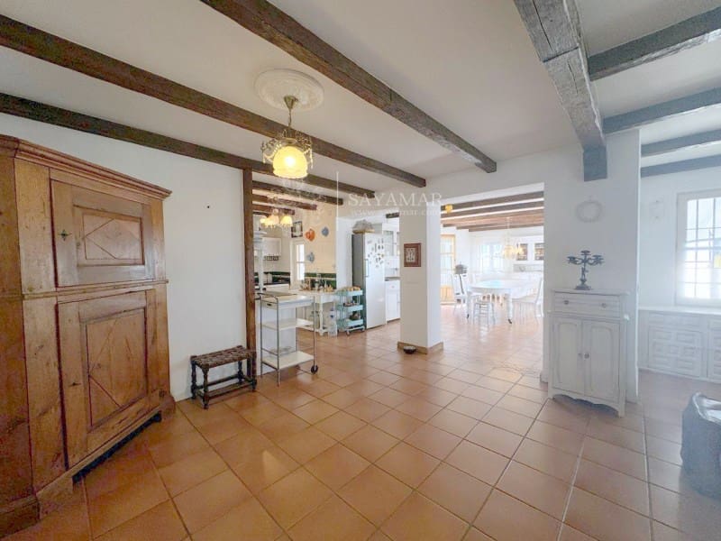 3 soveværelse Villa til salg i Sayalonga - € 1.250.000 (Ref: 8665787)