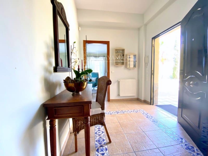 3 sovrum Villa till salu i Sayalonga med garage - 740 000 € (Ref: 8665788)