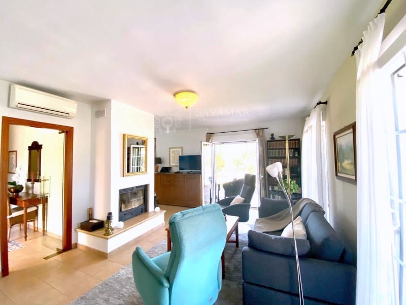 3 sovrum Villa till salu i Sayalonga med garage - 740 000 € (Ref: 8665788)