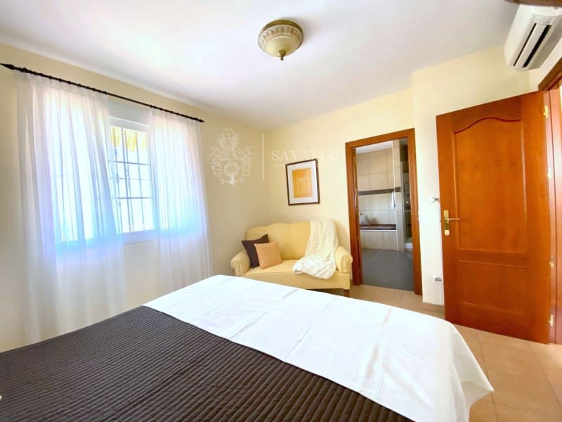 3 sovrum Villa till salu i Sayalonga med garage - 740 000 € (Ref: 8665788)