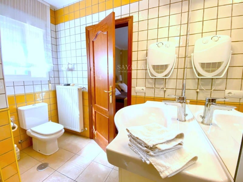 3 sovrum Villa till salu i Sayalonga med garage - 740 000 € (Ref: 8665788)