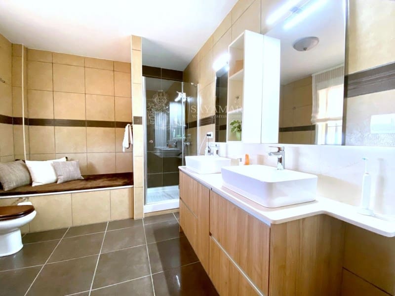 3 sovrum Villa till salu i Sayalonga med garage - 740 000 € (Ref: 8665788)