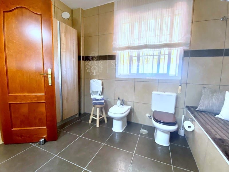 3 sovrum Villa till salu i Sayalonga med garage - 740 000 € (Ref: 8665788)