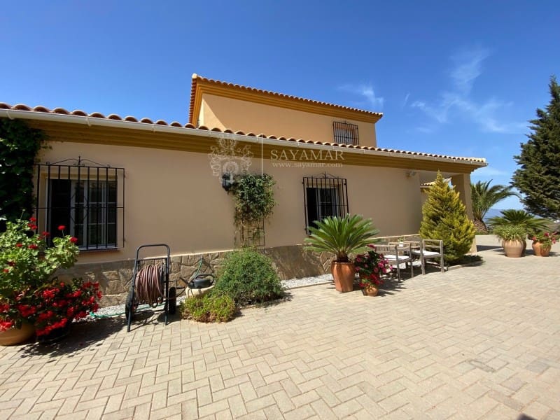 3 sovrum Villa till salu i Sayalonga med garage - 740 000 € (Ref: 8665788)