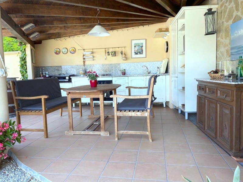 3 sovrum Villa till salu i Sayalonga med garage - 740 000 € (Ref: 8665788)