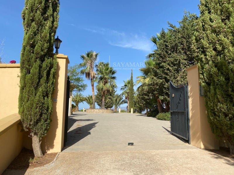 3 sovrum Villa till salu i Sayalonga med garage - 740 000 € (Ref: 8665788)