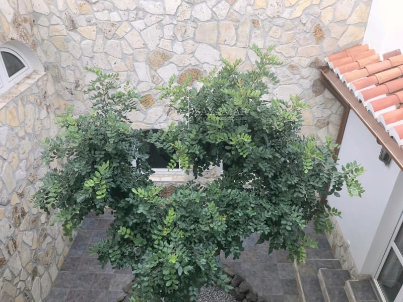 4 soverom Villa til salgs i Sayalonga med garasje - € 1 350 000 (Ref: 8665802)