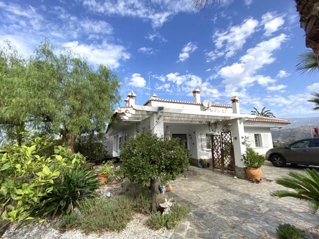 5 slaapkamer Villa te koop in Sayalonga - € 890.000 (Ref: 8665803)