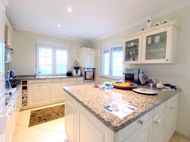 5 slaapkamer Villa te koop in Sayalonga - € 890.000 (Ref: 8665803)