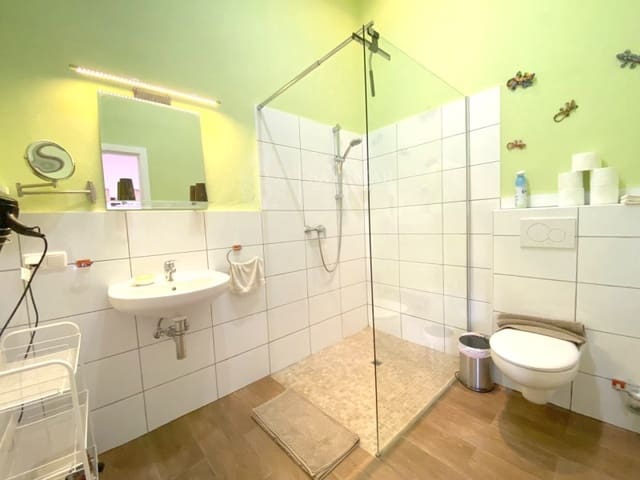 5 slaapkamer Villa te koop in Sayalonga - € 890.000 (Ref: 8665803)