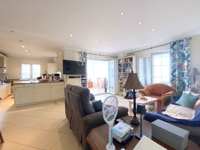 5 slaapkamer Villa te koop in Sayalonga - € 890.000 (Ref: 8665803)