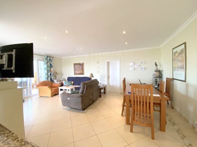 5 slaapkamer Villa te koop in Sayalonga - € 890.000 (Ref: 8665803)