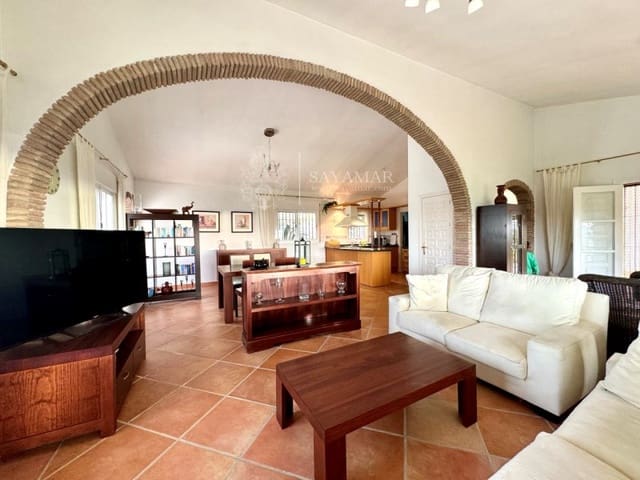 2 sovrum Villa till salu i Sayalonga med pool - 440 000 € (Ref: 8665804)