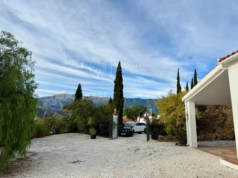 2 soverom Villa til salgs i Sayalonga med svømmebasseng - € 440 000 (Ref: 8665804)