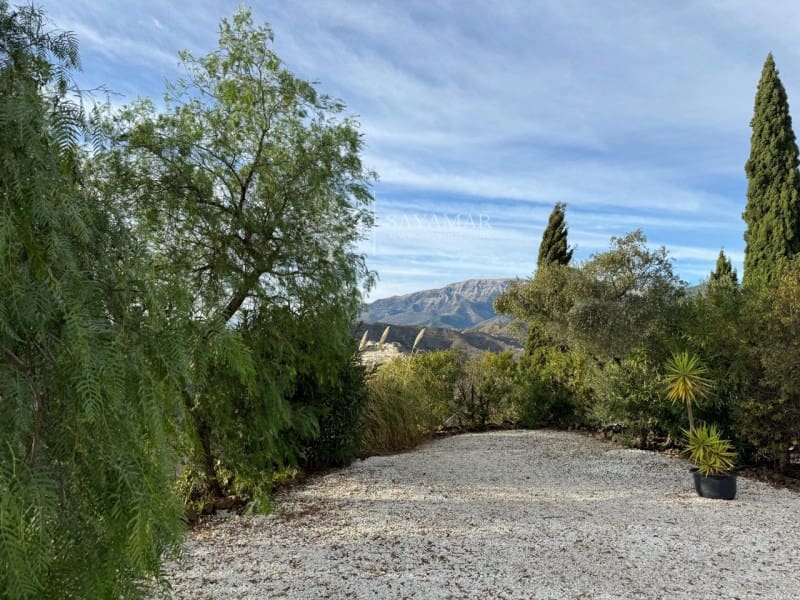 2 soverom Villa til salgs i Sayalonga med svømmebasseng - € 440 000 (Ref: 8665804)