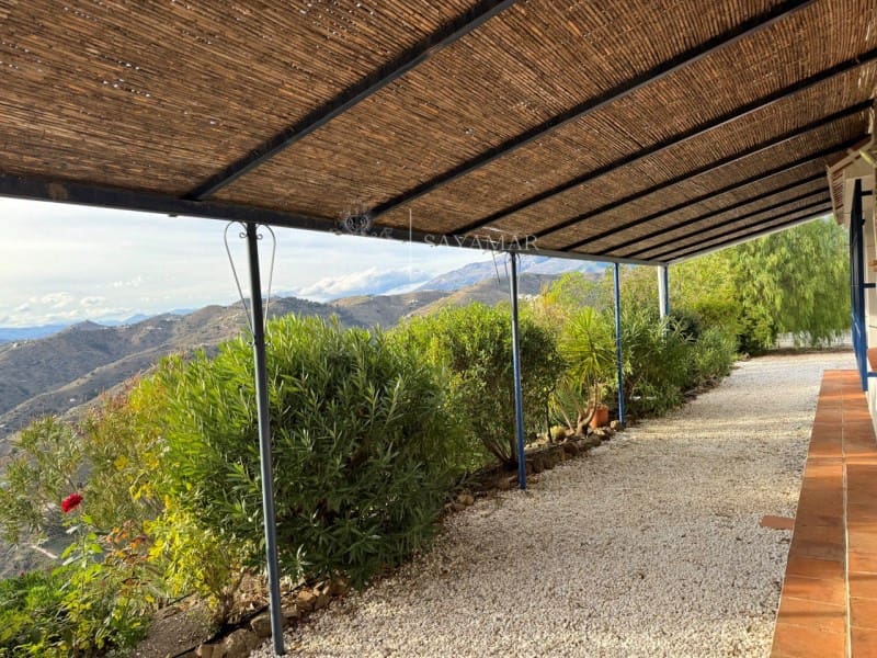 2 soverom Villa til salgs i Sayalonga med svømmebasseng - € 440 000 (Ref: 8665804)