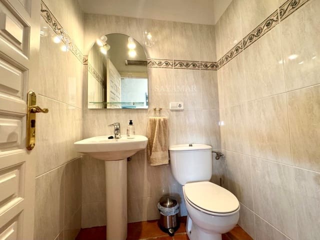 2 soverom Villa til salgs i Sayalonga med svømmebasseng - € 455 000 (Ref: 8665804)