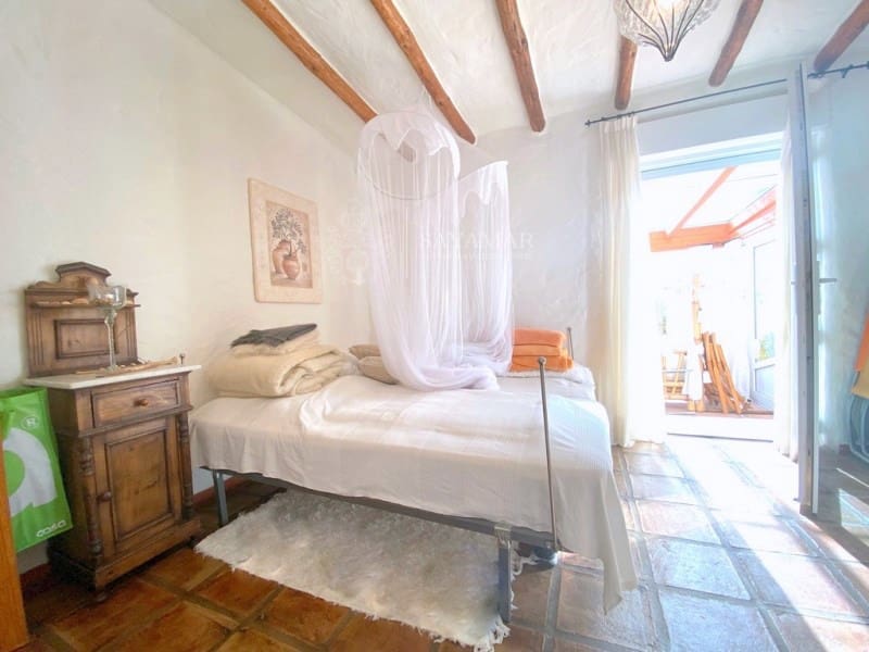 3 slaapkamer Villa te koop in Sayalonga - € 1.200.000 (Ref: 8665808)