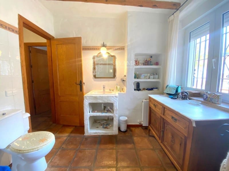 3 slaapkamer Villa te koop in Sayalonga - € 1.200.000 (Ref: 8665808)