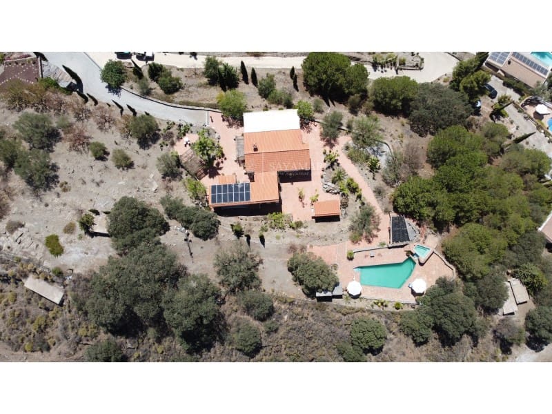 3 slaapkamer Villa te koop in Sayalonga - € 1.200.000 (Ref: 8665808)