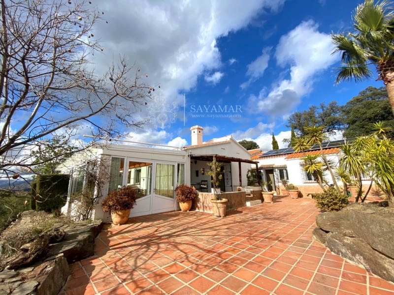 3 slaapkamer Villa te koop in Sayalonga - € 1.200.000 (Ref: 8665808)