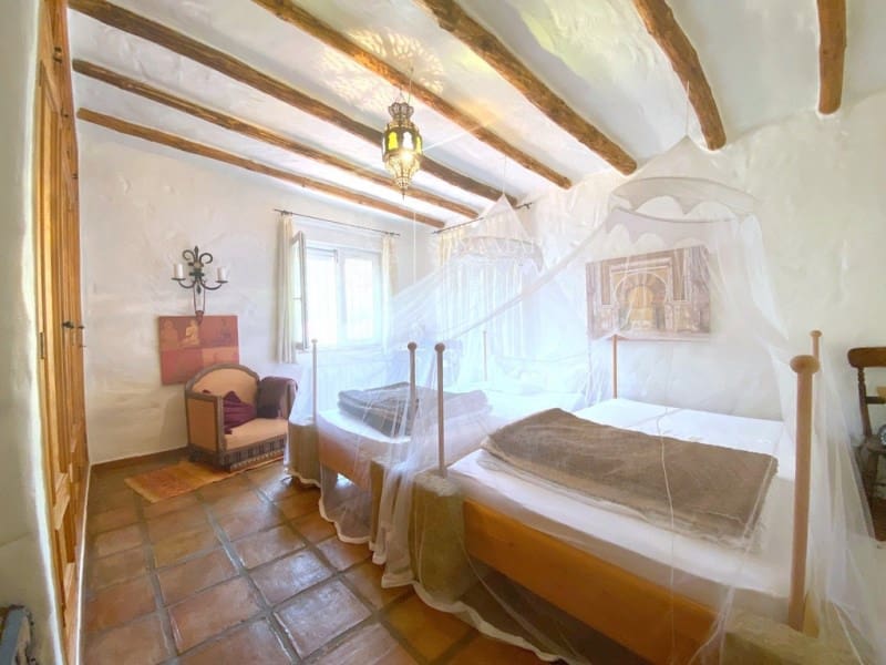 3 slaapkamer Villa te koop in Sayalonga - € 1.200.000 (Ref: 8665808)