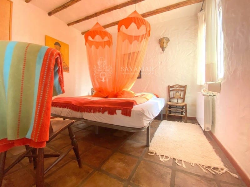 3 slaapkamer Villa te koop in Sayalonga - € 1.200.000 (Ref: 8665808)