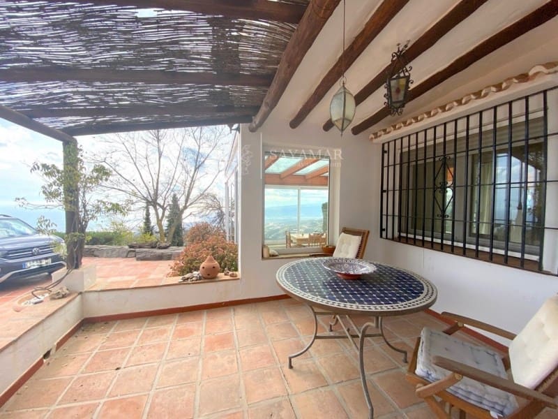 3 slaapkamer Villa te koop in Sayalonga - € 1.200.000 (Ref: 8665808)