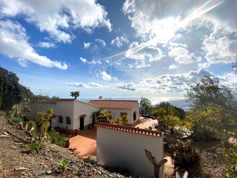 3 slaapkamer Villa te koop in Sayalonga - € 1.200.000 (Ref: 8665808)