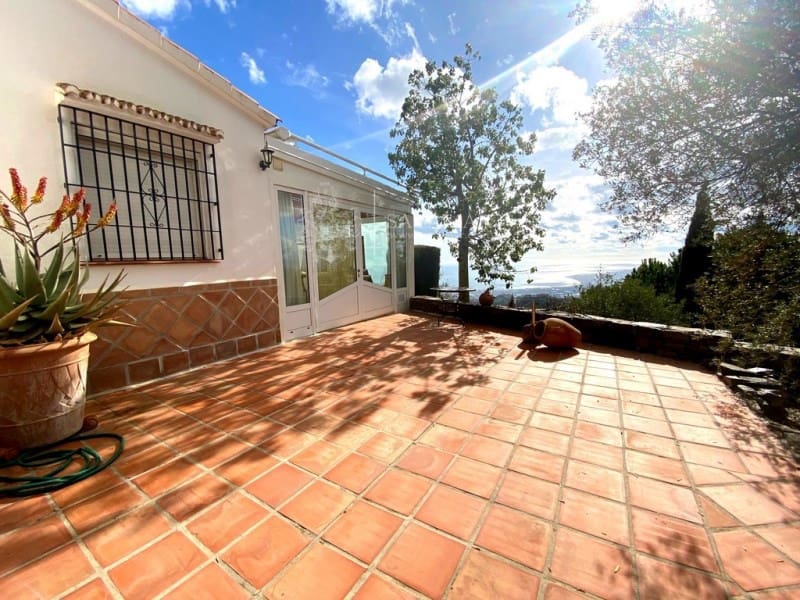 3 slaapkamer Villa te koop in Sayalonga - € 1.200.000 (Ref: 8665808)