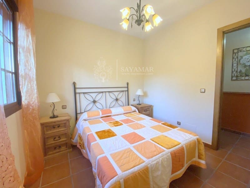 4 sovrum Villa till salu i Sayalonga med garage - 525 000 € (Ref: 8665811)