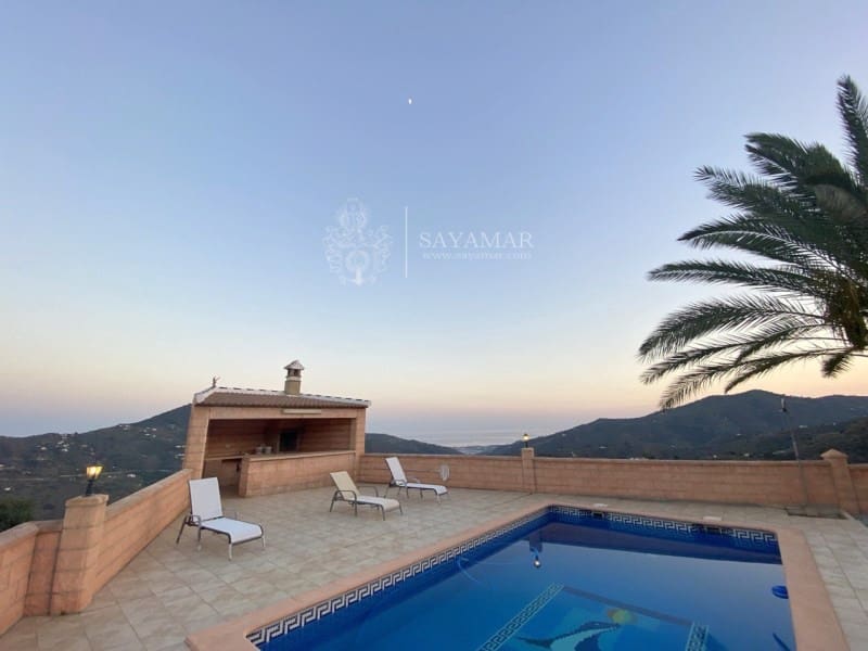 4 sovrum Villa till salu i Sayalonga med garage - 525 000 € (Ref: 8665811)