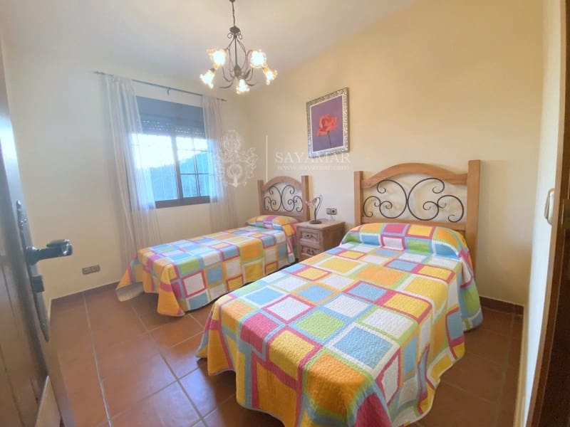 4 sovrum Villa till salu i Sayalonga med garage - 525 000 € (Ref: 8665811)