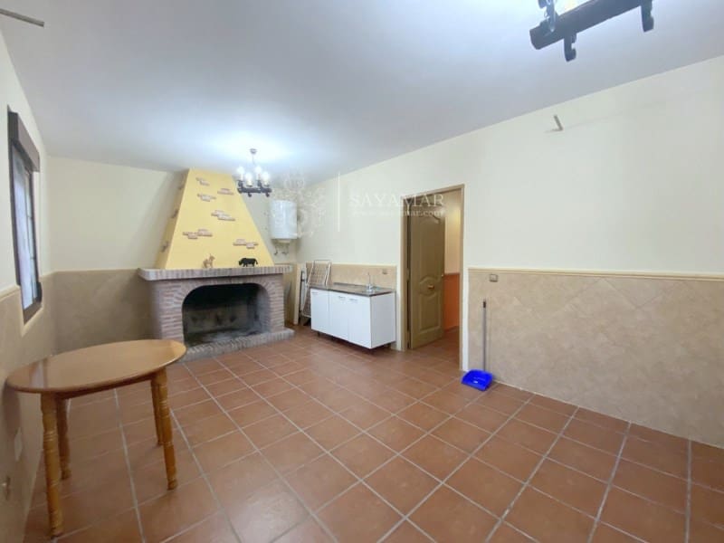 4 sovrum Villa till salu i Sayalonga med garage - 525 000 € (Ref: 8665811)