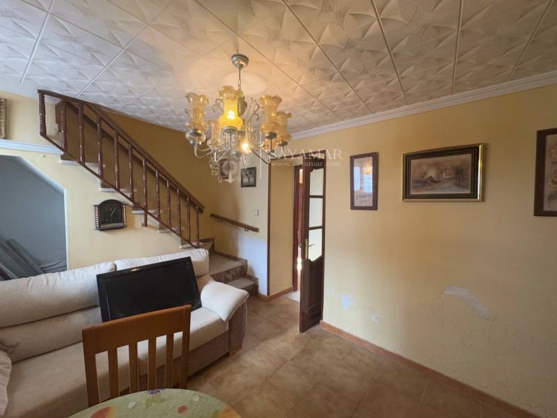 5 Zimmer Haus zu verkaufen in Sayalonga - 180.000 € (Ref: 8685259)