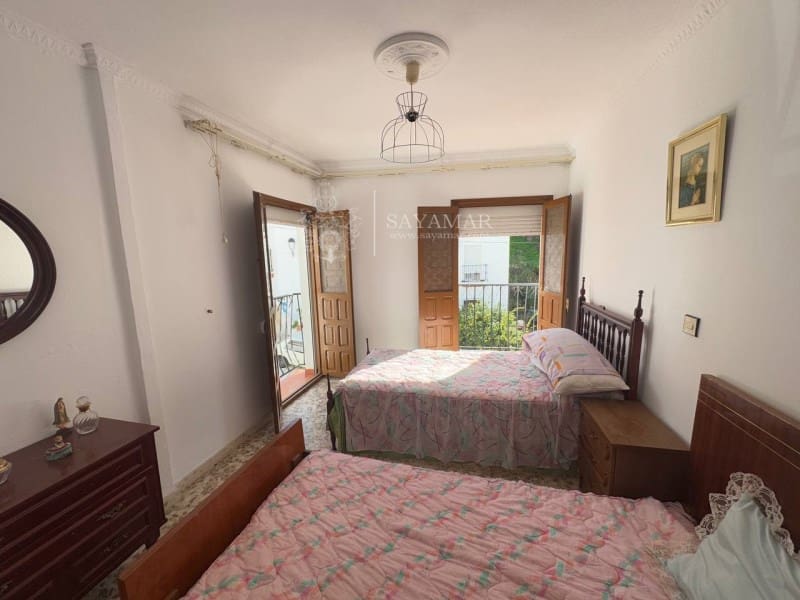 5 Zimmer Haus zu verkaufen in Sayalonga - 180.000 € (Ref: 8685259)