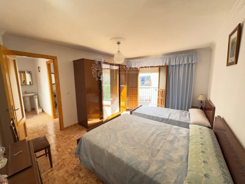 5 Zimmer Haus zu verkaufen in Sayalonga - 180.000 € (Ref: 8685259)