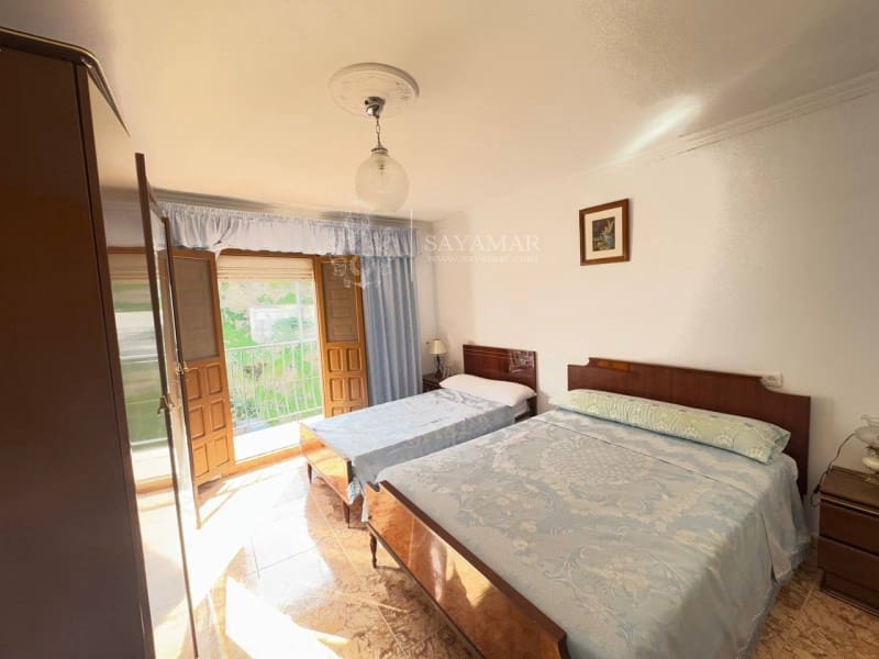 5 Zimmer Haus zu verkaufen in Sayalonga - 180.000 € (Ref: 8685259)