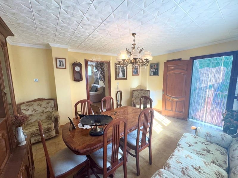 5 Zimmer Haus zu verkaufen in Sayalonga - 180.000 € (Ref: 8685259)