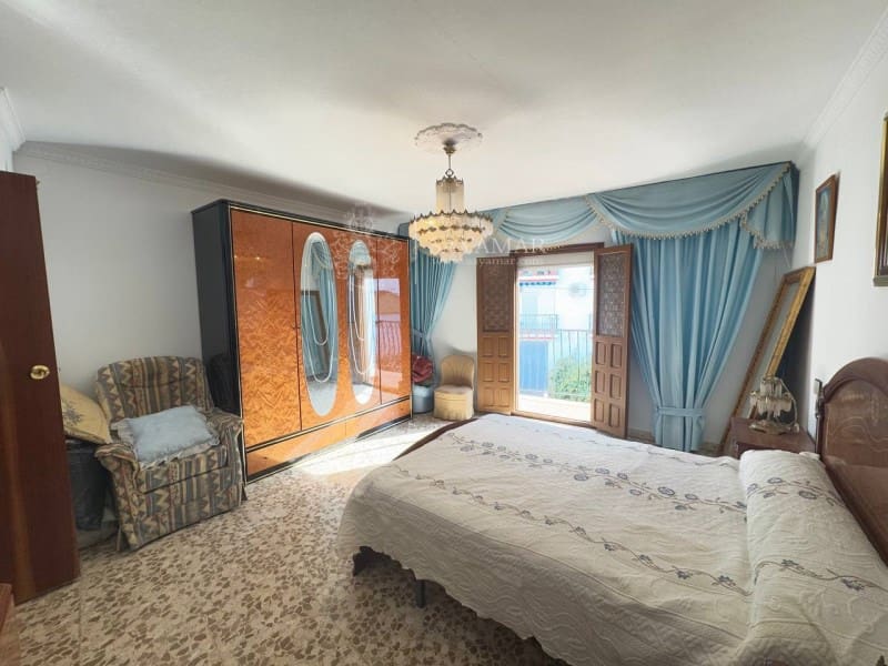 5 Zimmer Haus zu verkaufen in Sayalonga - 180.000 € (Ref: 8685259)