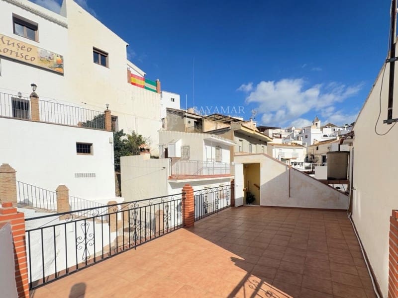 5 Zimmer Haus zu verkaufen in Sayalonga - 180.000 € (Ref: 8685259)