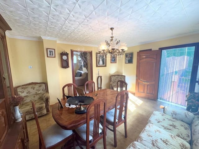 5 soverom Hus til salgs i Sayalonga - € 180 000 (Ref: 8685259)