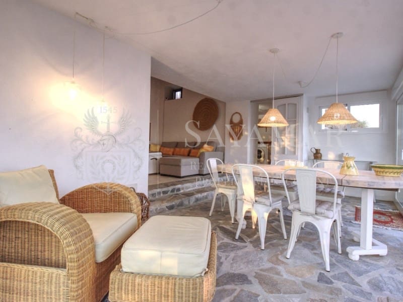 2 soveværelse Villa til salg i Sayalonga - € 365.000 (Ref: 8780396)