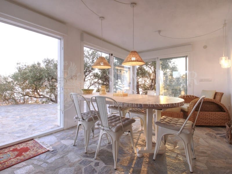 2 soveværelse Villa til salg i Sayalonga - € 365.000 (Ref: 8780396)