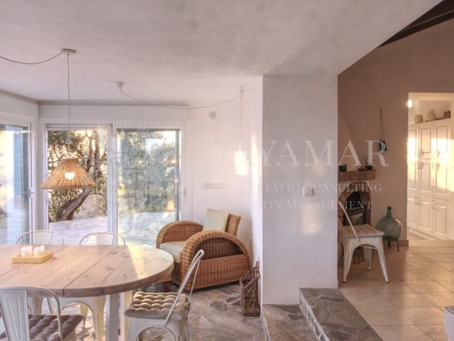 2 sovrum Villa till salu i Sayalonga - 365 000 € (Ref: 8780396)