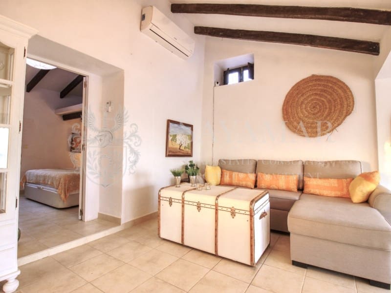 2 soveværelse Villa til salg i Sayalonga - € 365.000 (Ref: 8780396)