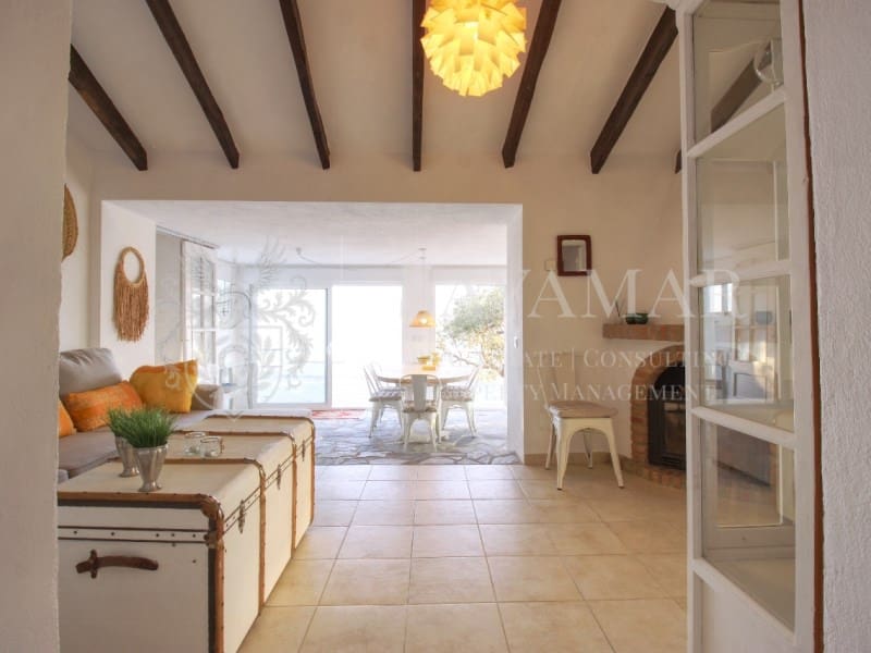 2 soveværelse Villa til salg i Sayalonga - € 365.000 (Ref: 8780396)