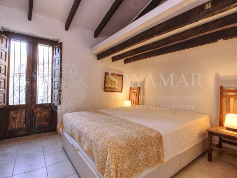 2 soveværelse Villa til salg i Sayalonga - € 365.000 (Ref: 8780396)